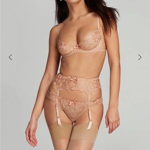 Agent Provocateur Jayce garter belt suspender size 2 nude color